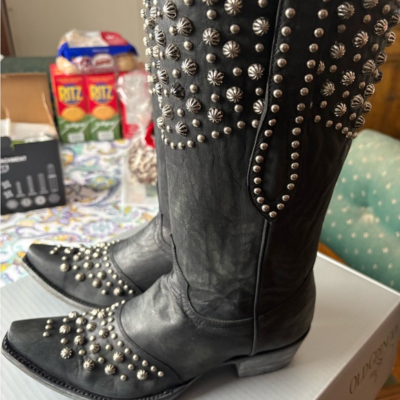 Old Gringo Black Leather Leigh Anne 13” Boots with Silver Studs - Picture 5 of 7